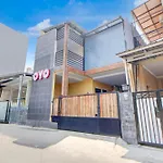 Hotel O Stasiun Tegal Near Alun-Alun Formerly Ameera Guest House